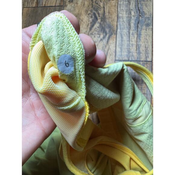 Size 6 Lululemon Racerback Tank Lot – Yellow & Printed Workout Tops - Picture 5 of 10